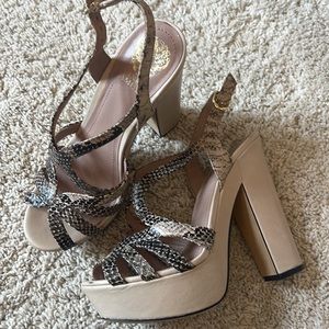 Great condition Vince Camuto platform heels